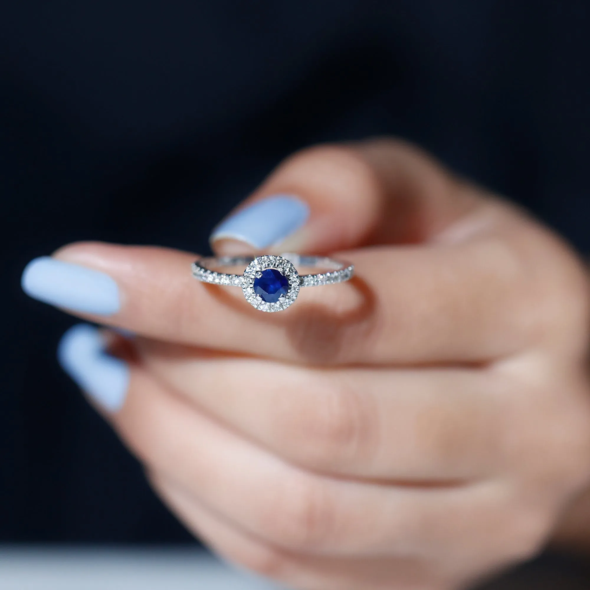 1 CT Blue Sapphire and Diamond Minimal Engagement Ring