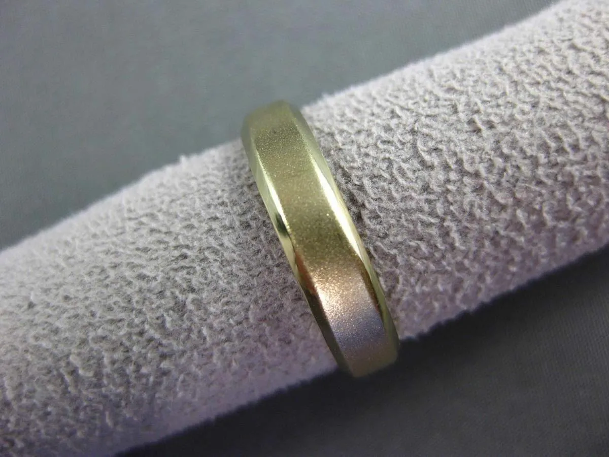 14KT YELLOW GOLD MATTE & SHINY CLASSIC WEDDING ANNIVERSARY BAND RING 4.5mm 23400