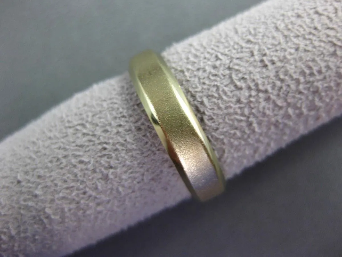 14KT YELLOW GOLD MATTE & SHINY CLASSIC WEDDING ANNIVERSARY BAND RING 4.5mm 23400