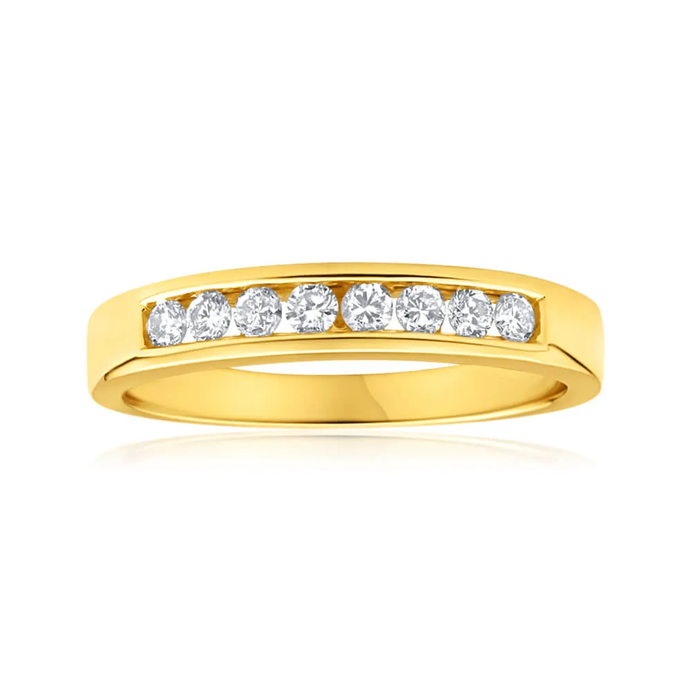 18ct Yellow Gold Ring With 8 Diamonds Totalling 0.2 Carats