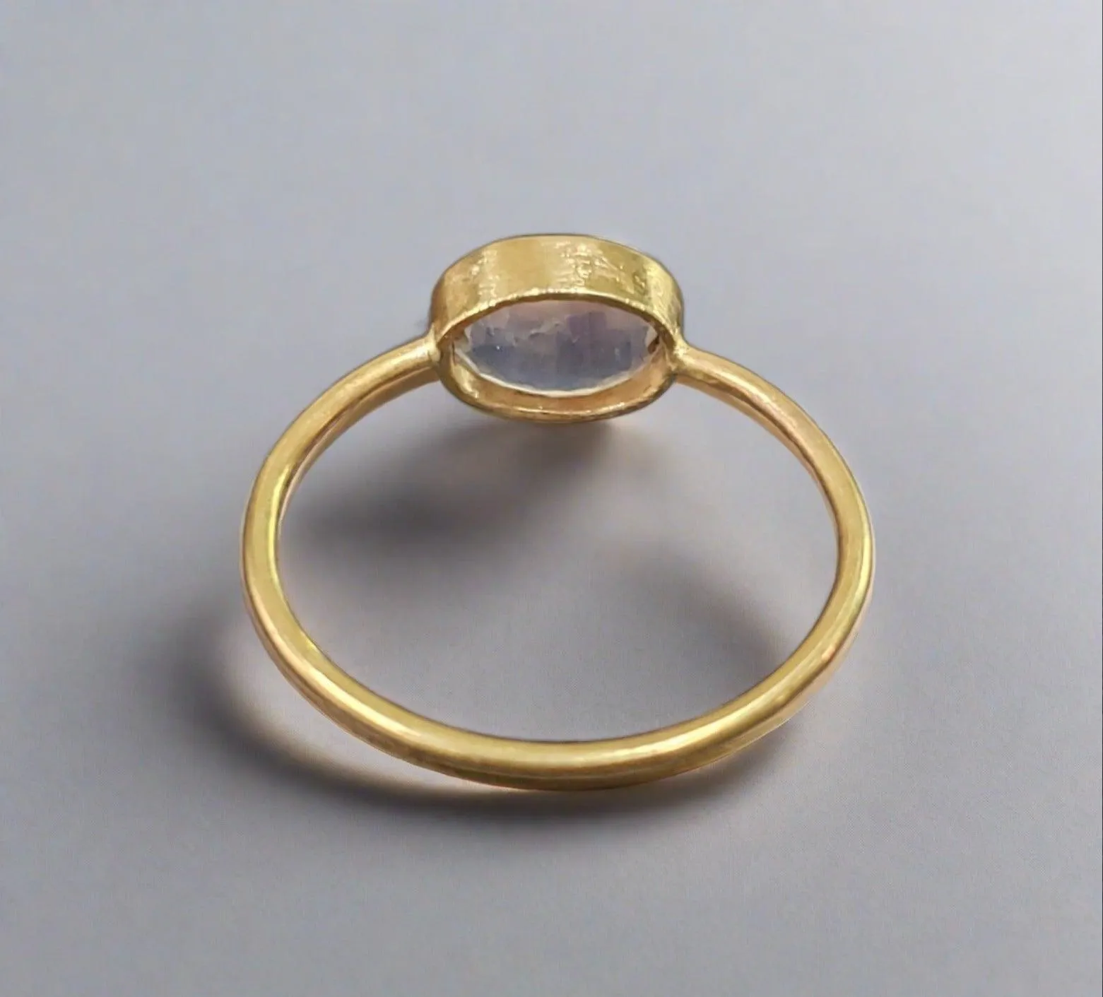 18k Gold Rainbow Moonstone Ring