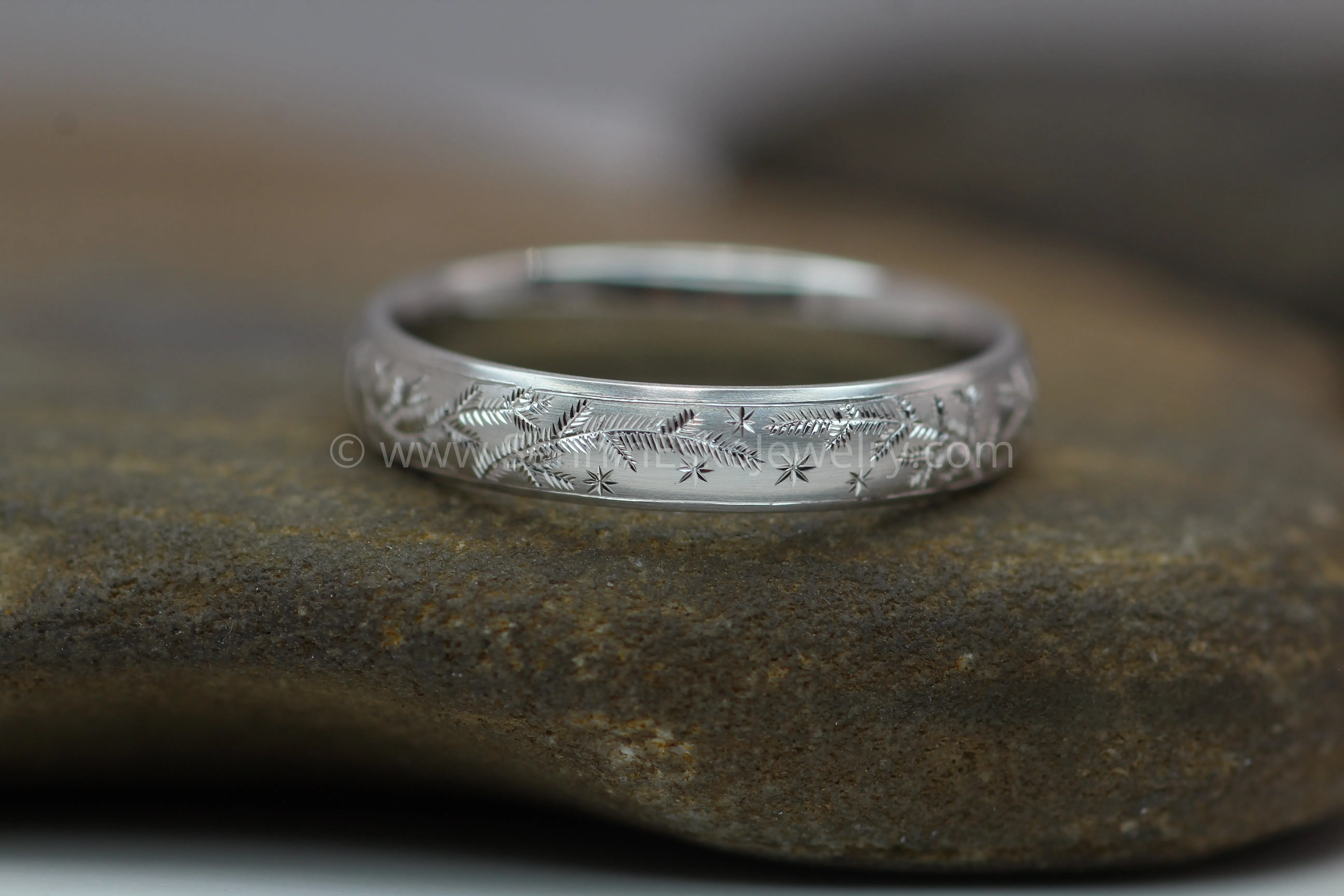 4x1.5mm Spruce and Stars Platinum Band - Comfort Fit Interior - Bright Cut Engraved Band