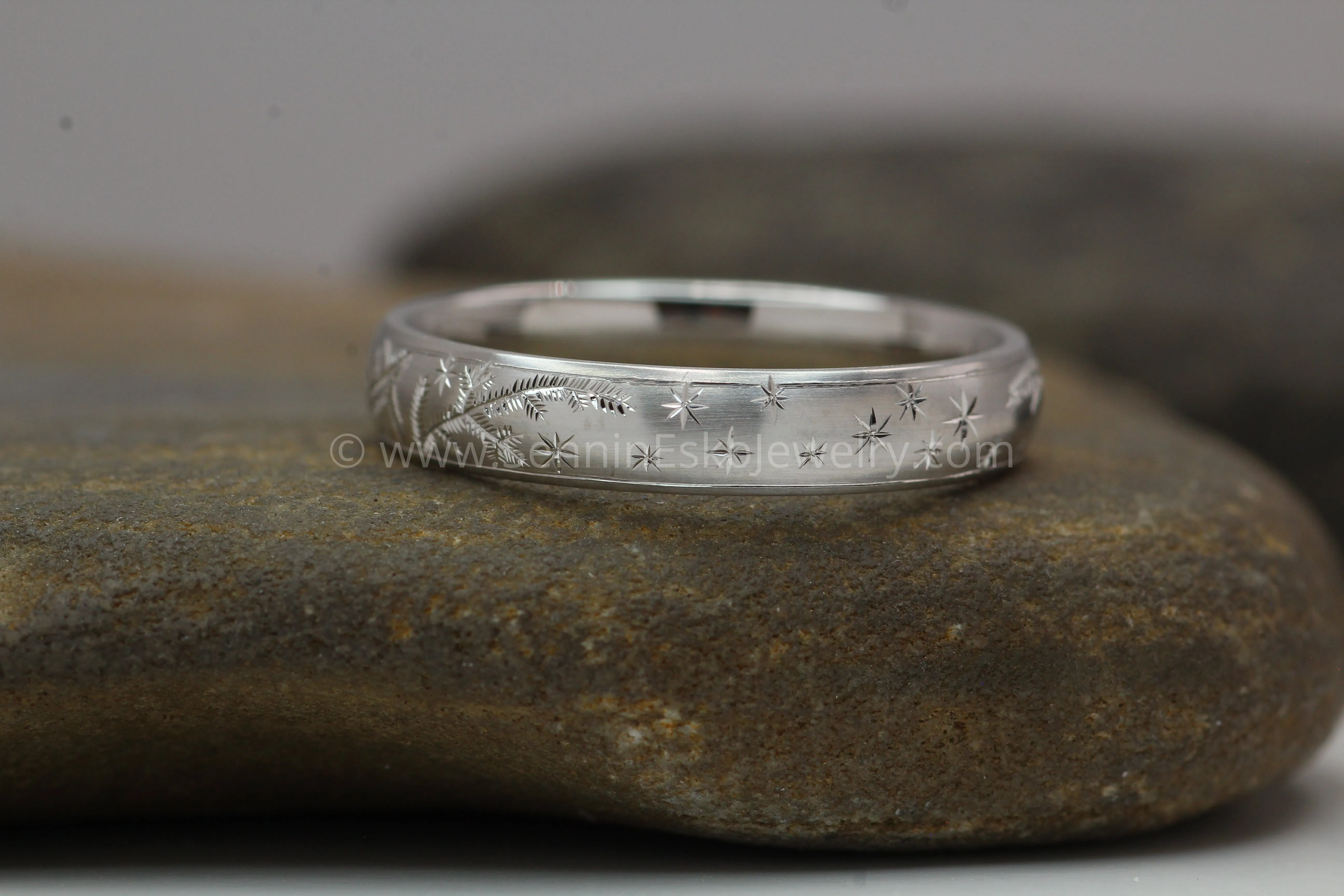 4x1.5mm Spruce and Stars Platinum Band - Comfort Fit Interior - Bright Cut Engraved Band