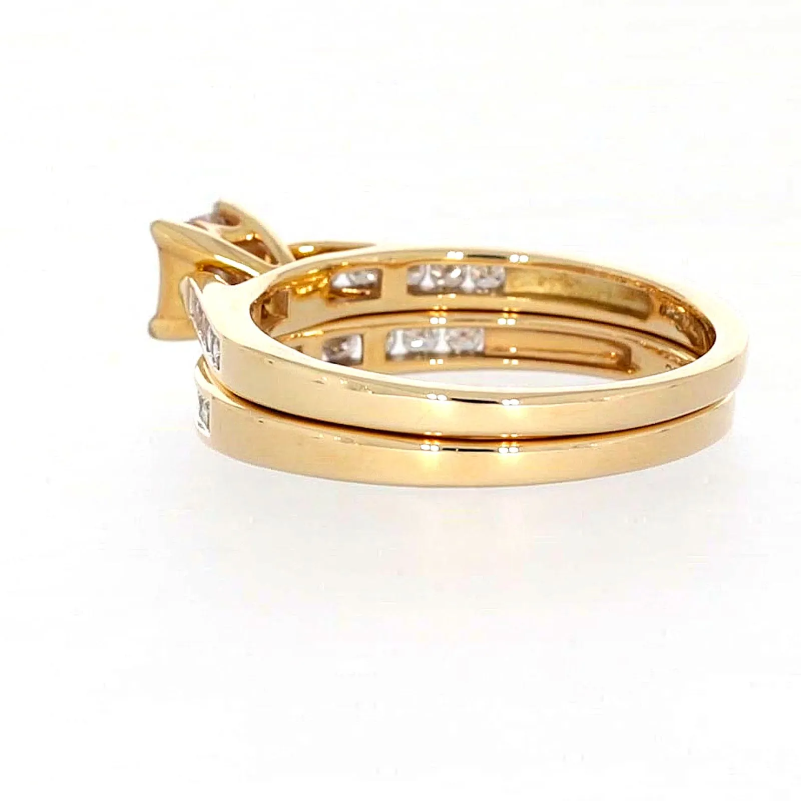 9ct Yellow Gold Princess & Round Brilliant Cut with 1/2 CARAT tw of Diamonds Ring