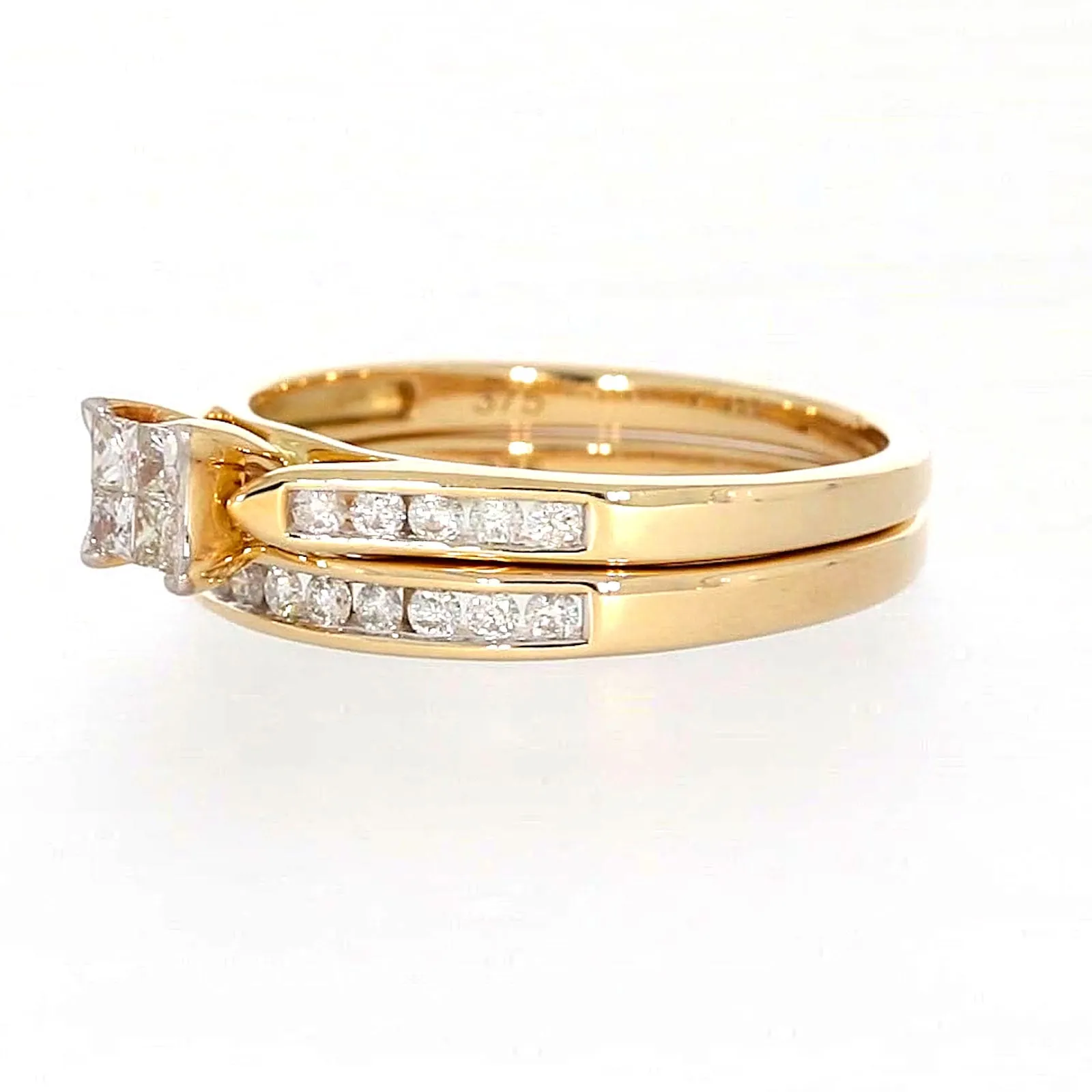 9ct Yellow Gold Princess & Round Brilliant Cut with 1/2 CARAT tw of Diamonds Ring