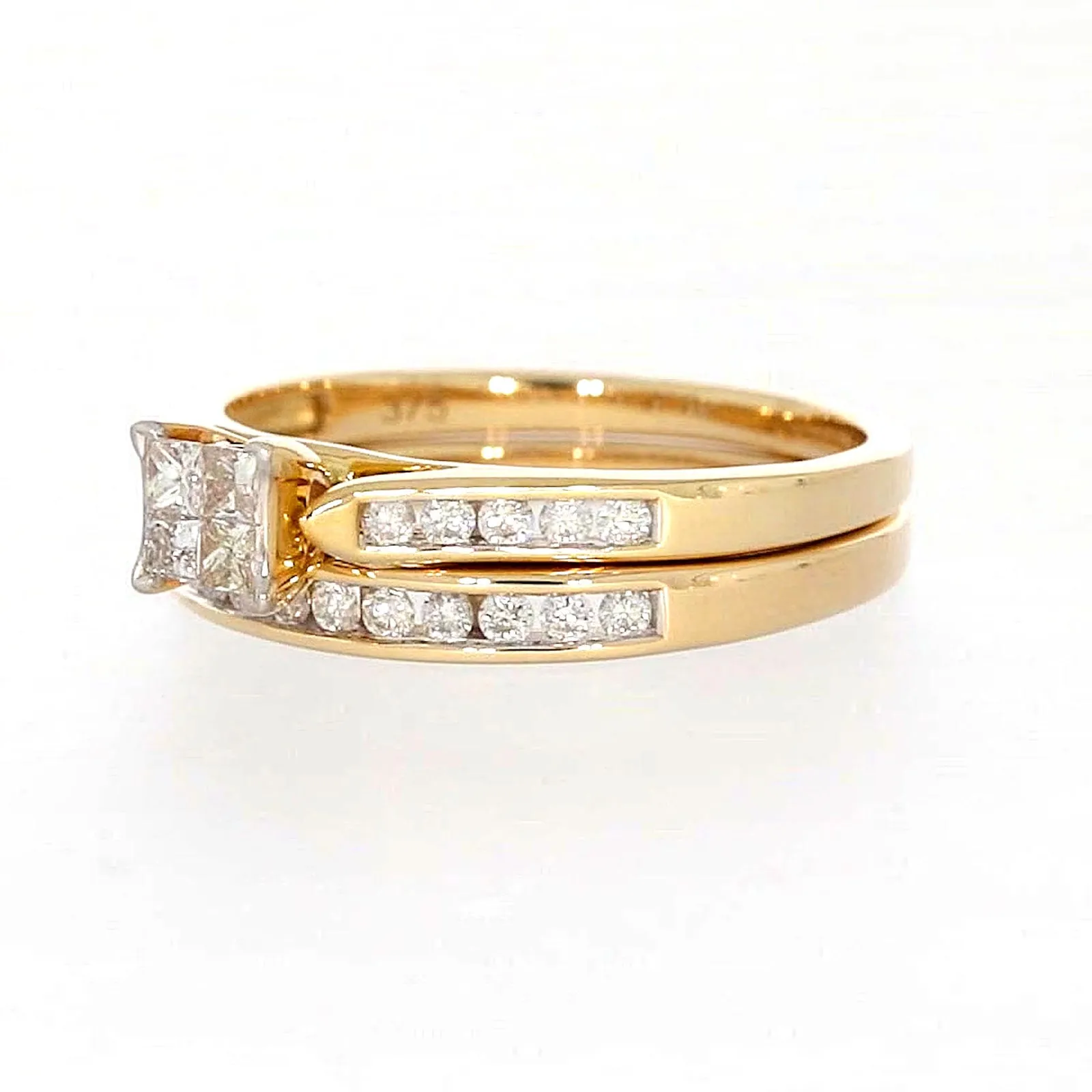 9ct Yellow Gold Princess & Round Brilliant Cut with 1/2 CARAT tw of Diamonds Ring