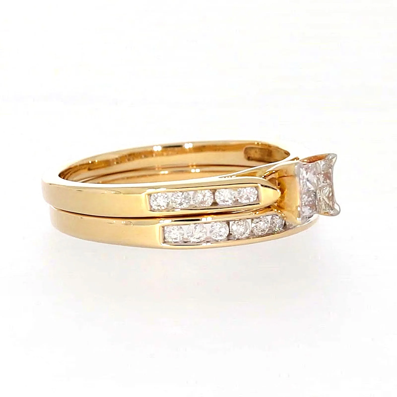 9ct Yellow Gold Princess & Round Brilliant Cut with 1/2 CARAT tw of Diamonds Ring