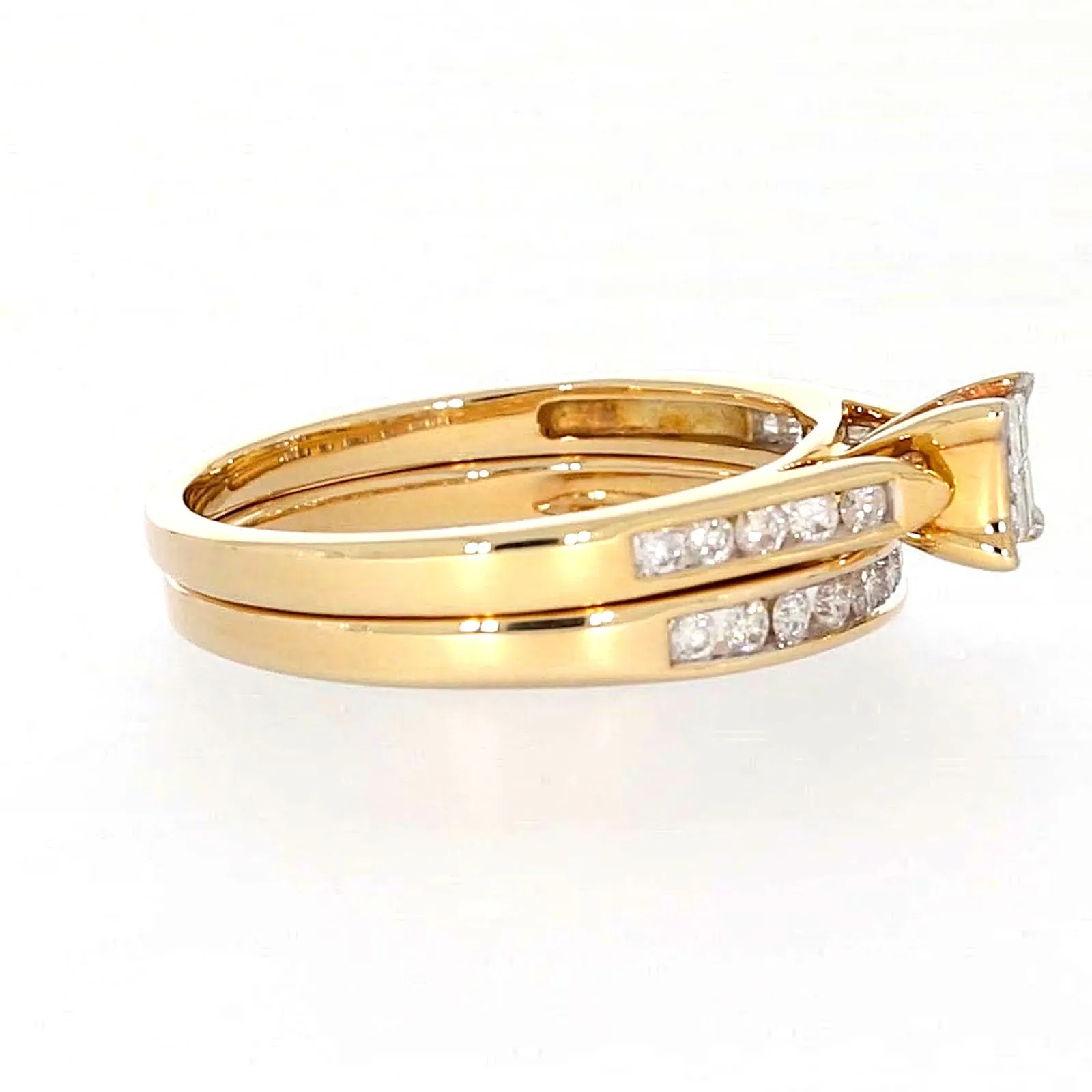 9ct Yellow Gold Princess & Round Brilliant Cut with 1/2 CARAT tw of Diamonds Ring