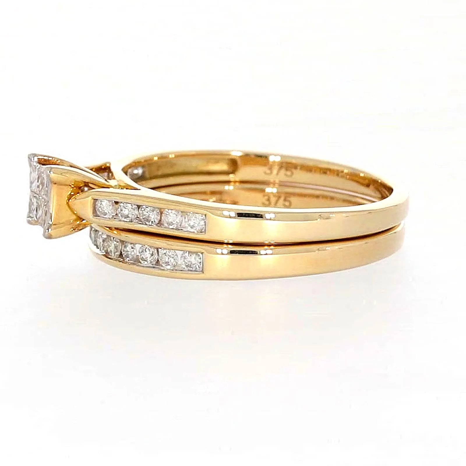 9ct Yellow Gold Princess & Round Brilliant Cut with 1/2 CARAT tw of Diamonds Ring