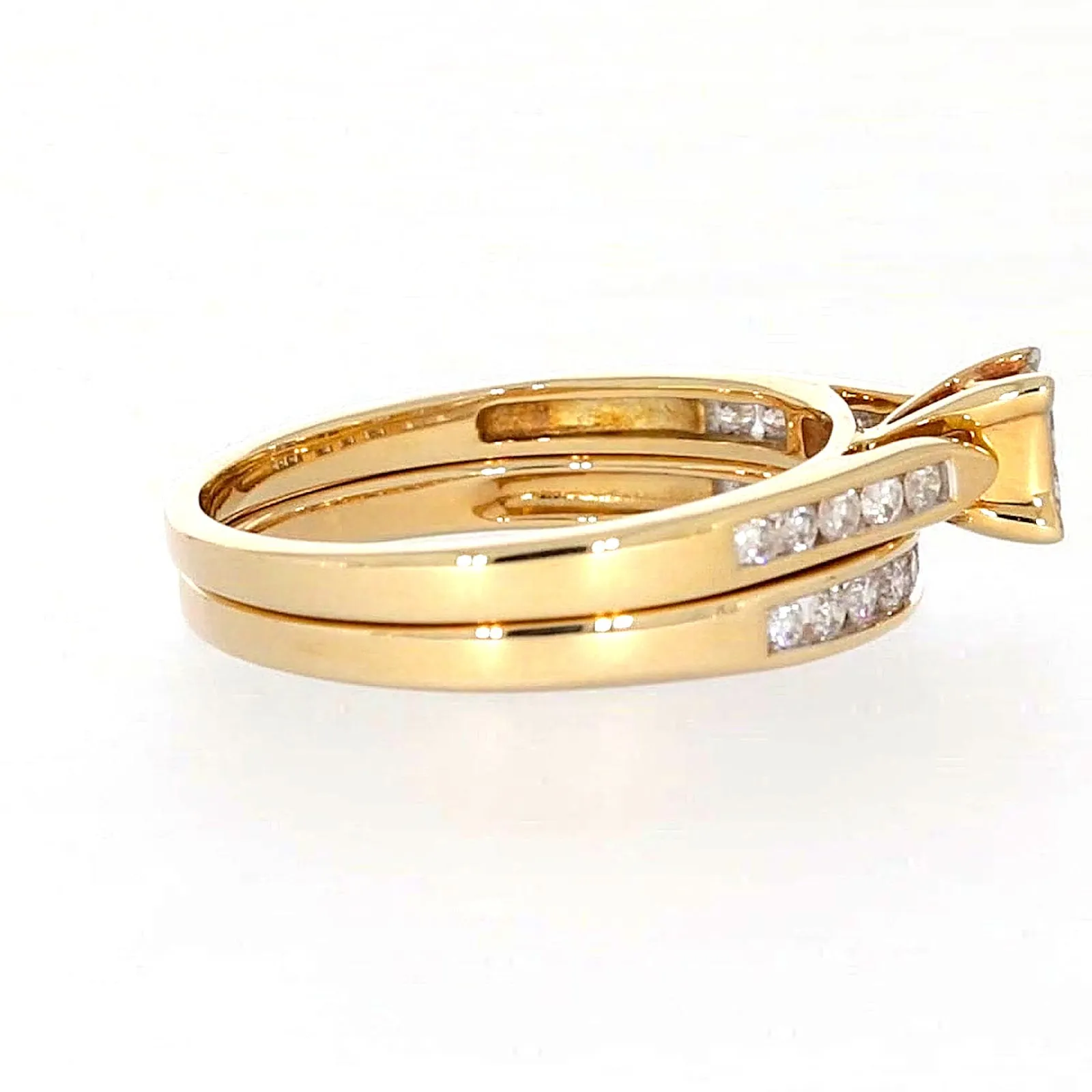 9ct Yellow Gold Princess & Round Brilliant Cut with 1/2 CARAT tw of Diamonds Ring