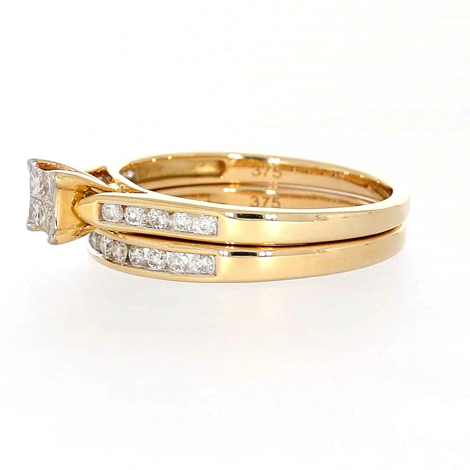 9ct Yellow Gold Princess & Round Brilliant Cut with 1/2 CARAT tw of Diamonds Ring