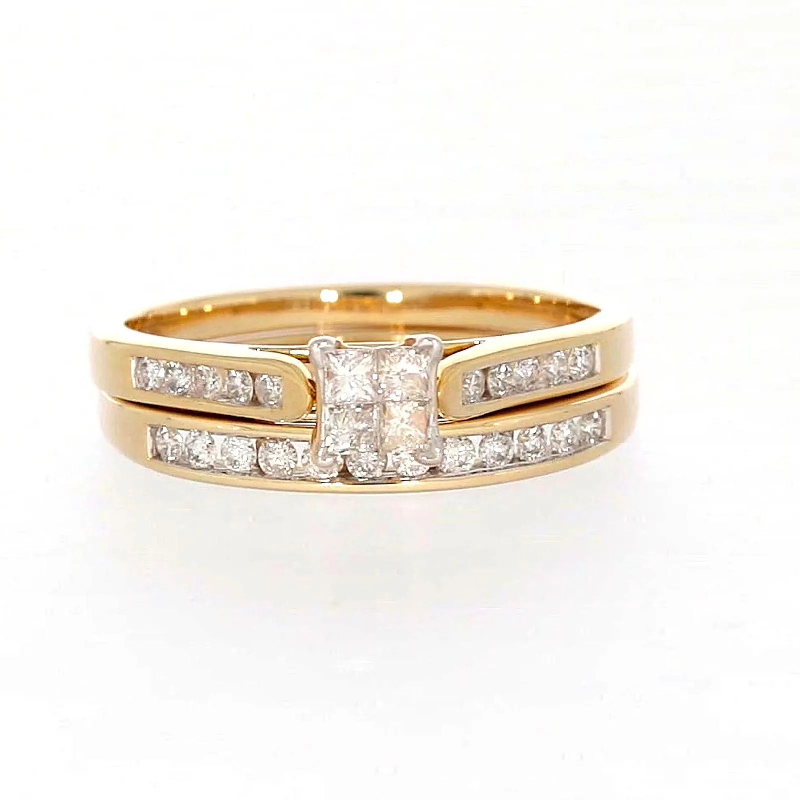 9ct Yellow Gold Princess & Round Brilliant Cut with 1/2 CARAT tw of Diamonds Ring