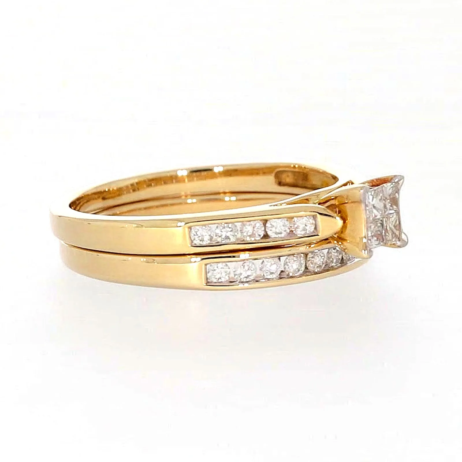 9ct Yellow Gold Princess & Round Brilliant Cut with 1/2 CARAT tw of Diamonds Ring