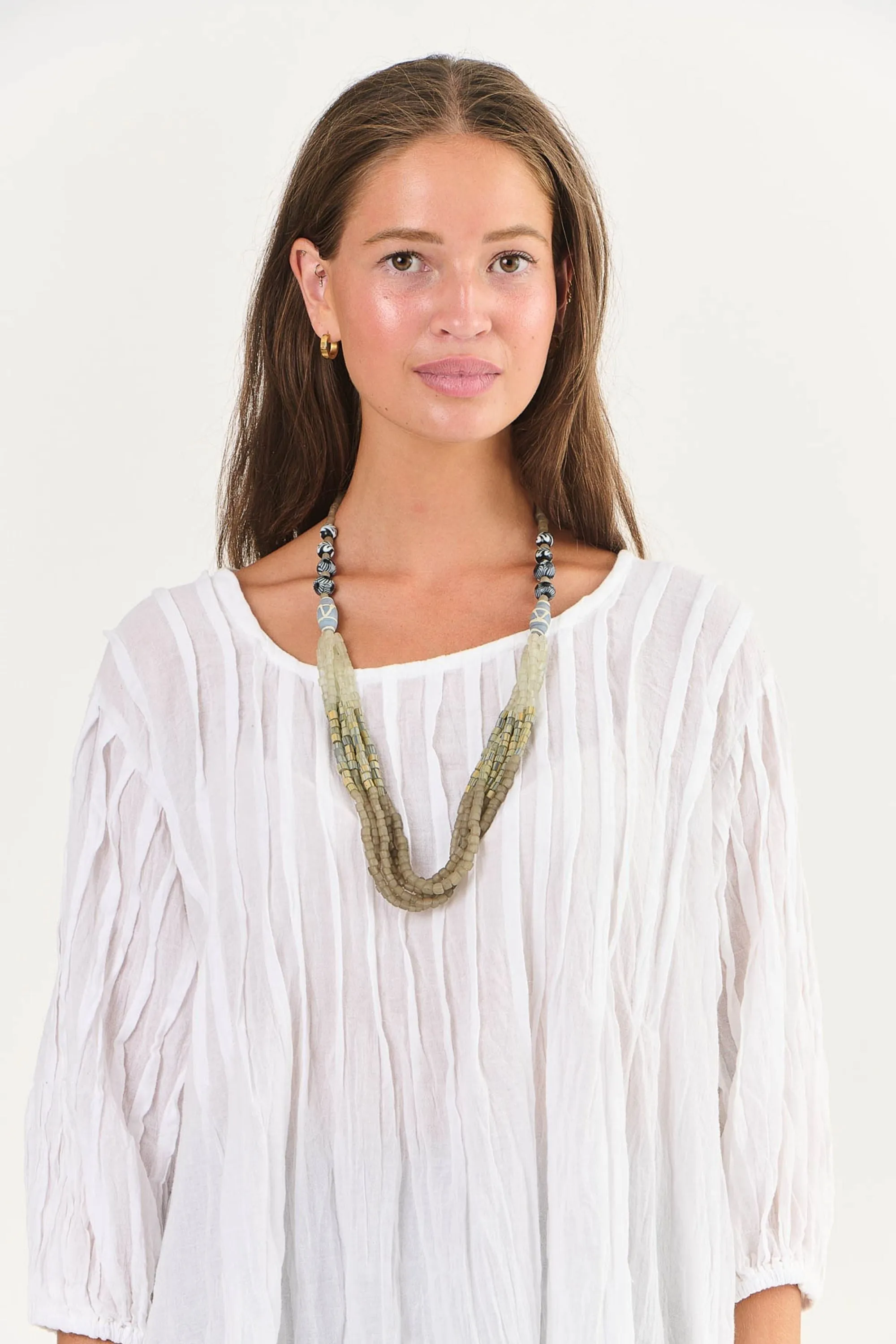 BEADED NECKLACE - B124