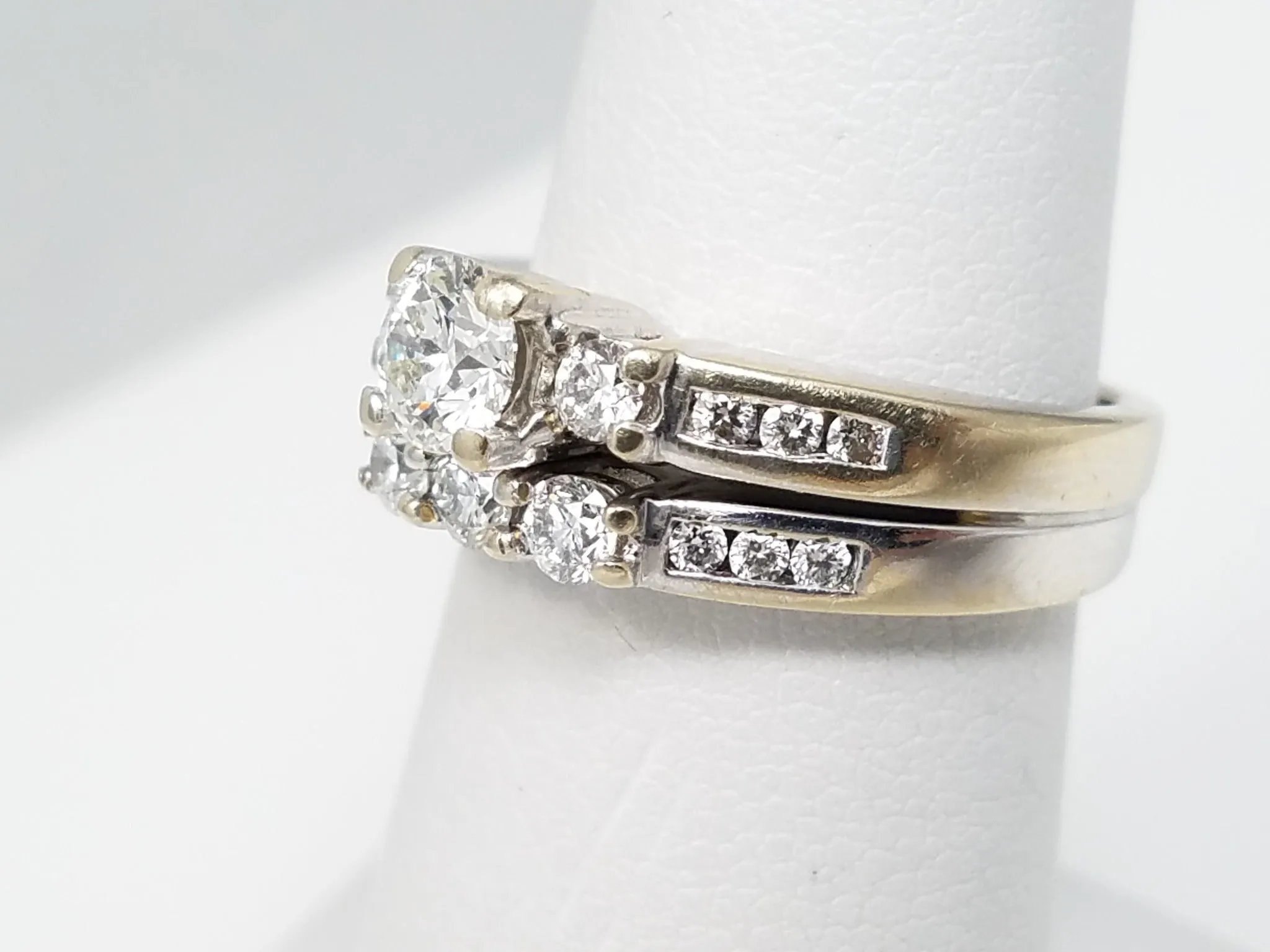 Elegant 18k White Gold Natural Diamond Wedding Ring Set