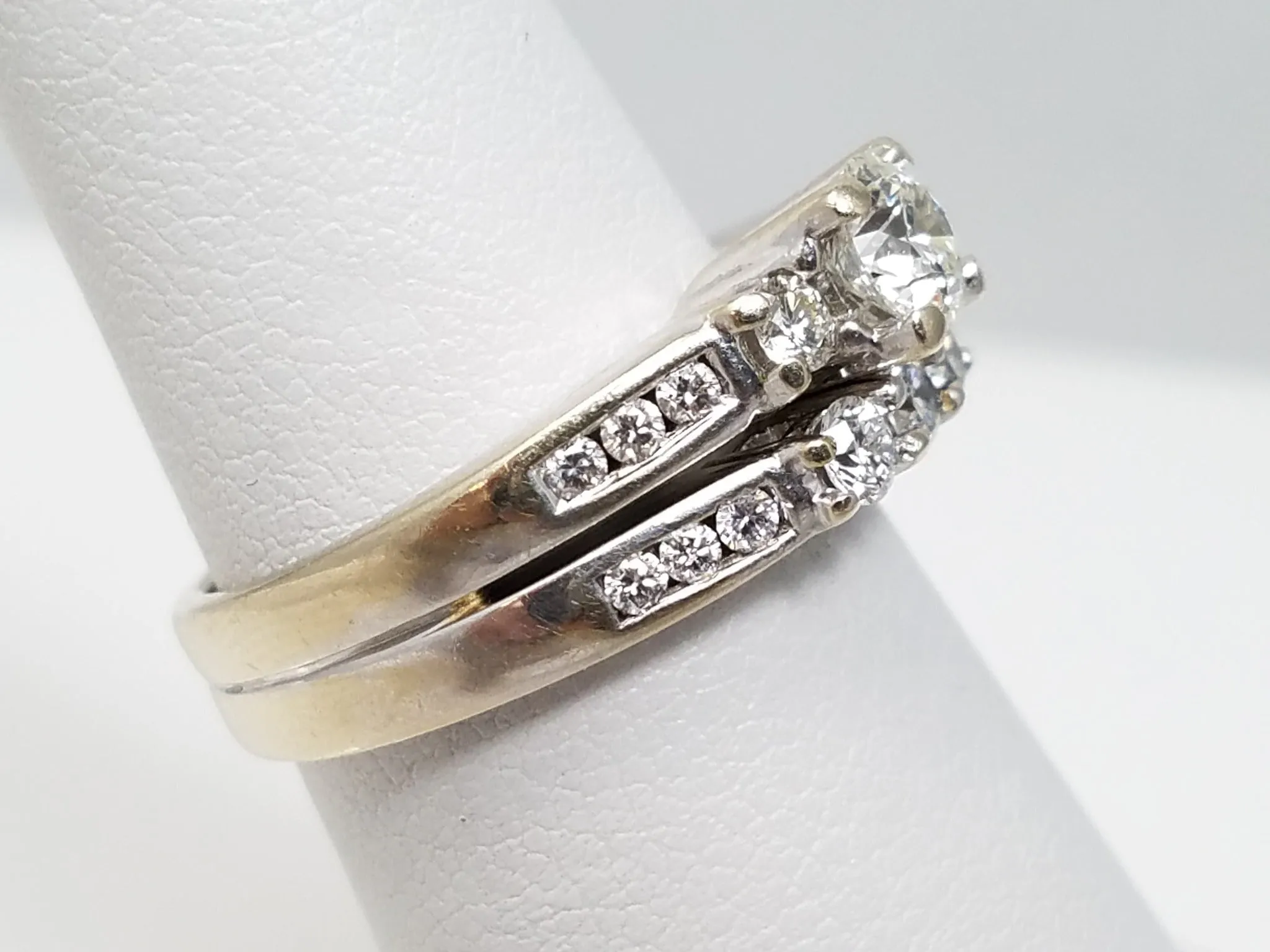 Elegant 18k White Gold Natural Diamond Wedding Ring Set