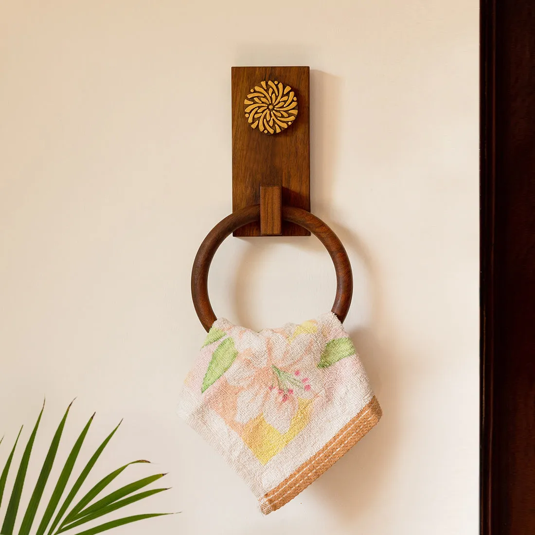 'Floral Block' Hand Carved Sheesham Wood Towel Ring Holder