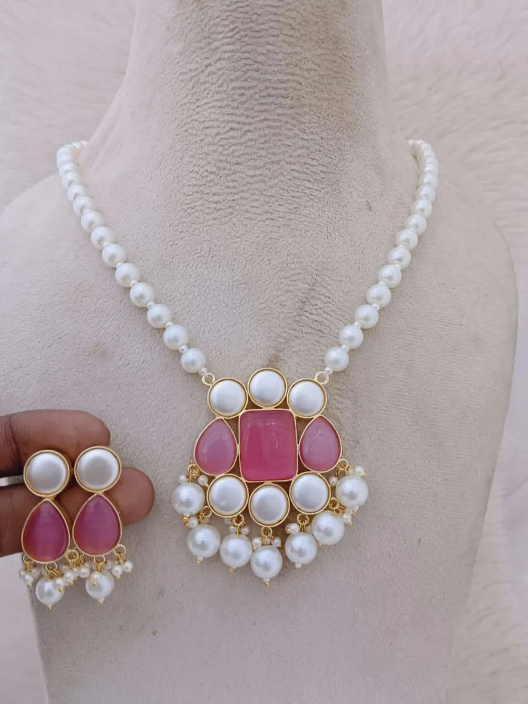 Fusion Pearl Necklace Set