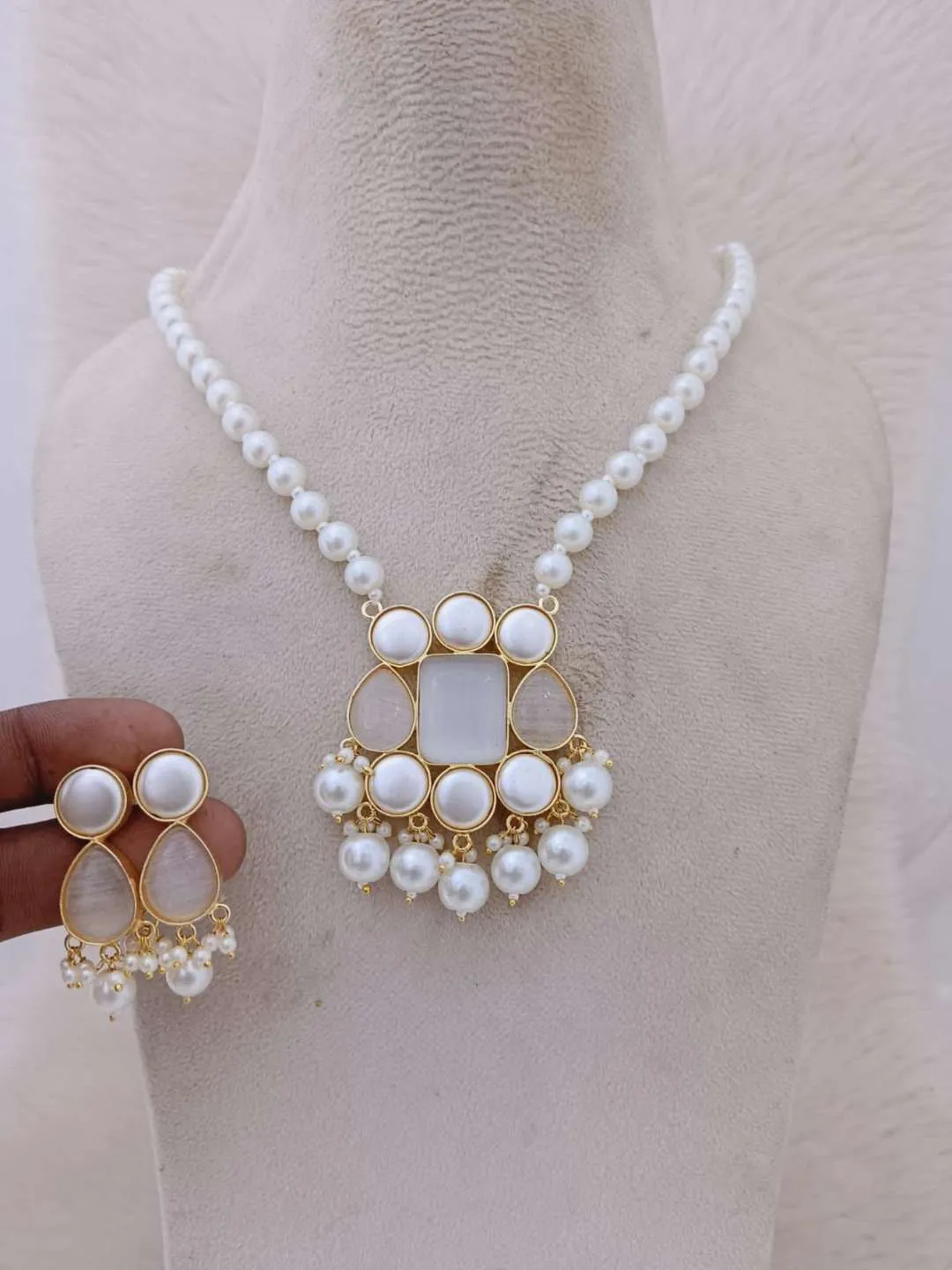 Fusion Pearl Necklace Set