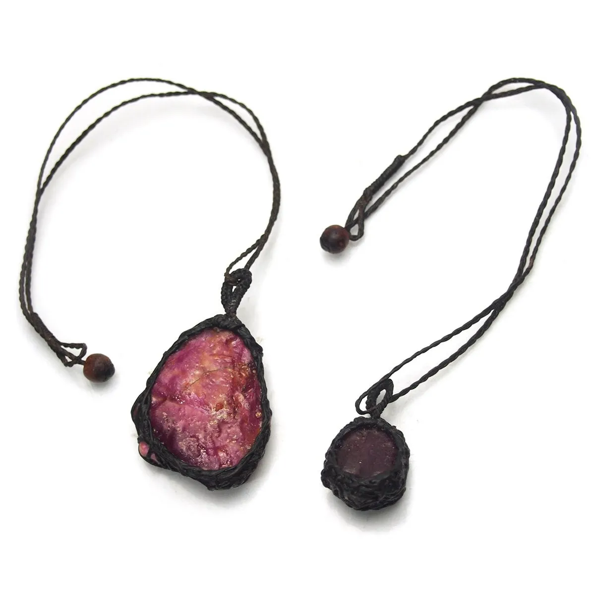 Hempwrap Pendant Ruby, A