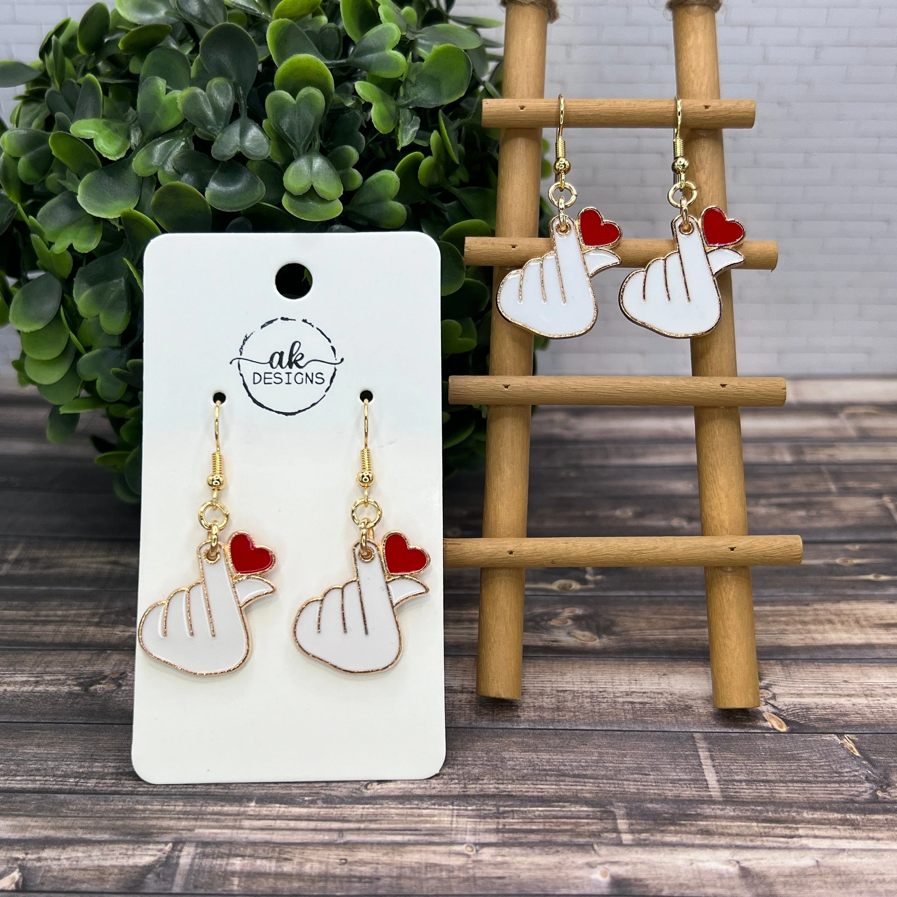 K Pop Finger Heart Valentine Earrings, Hypoallergenic, Valentine's Gift