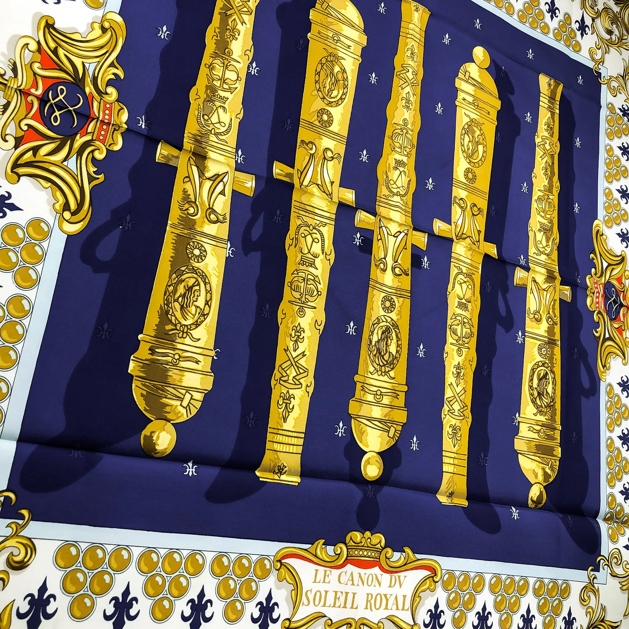 Le Canon du Soleil Royal Hermes Scarf by Peron 90 cm Silk RARE Navy & White