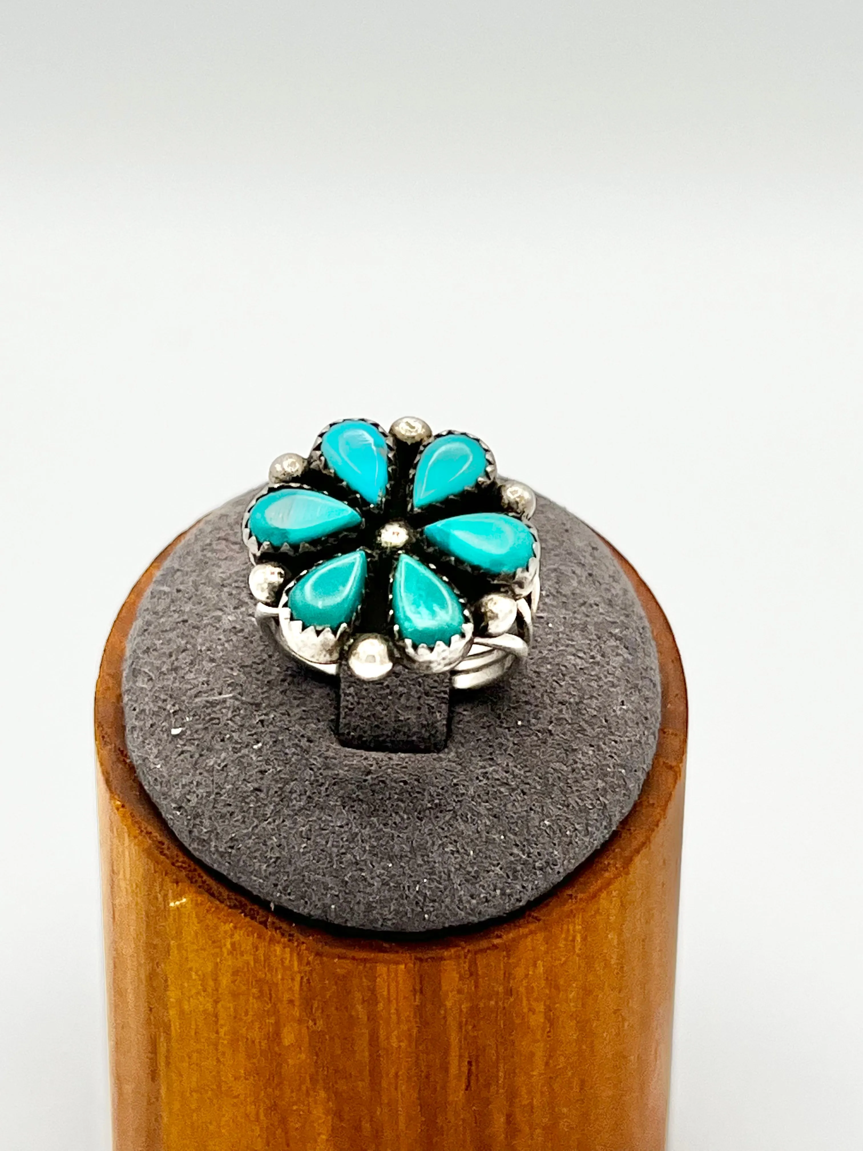 Vintage 1950's zuni point ring