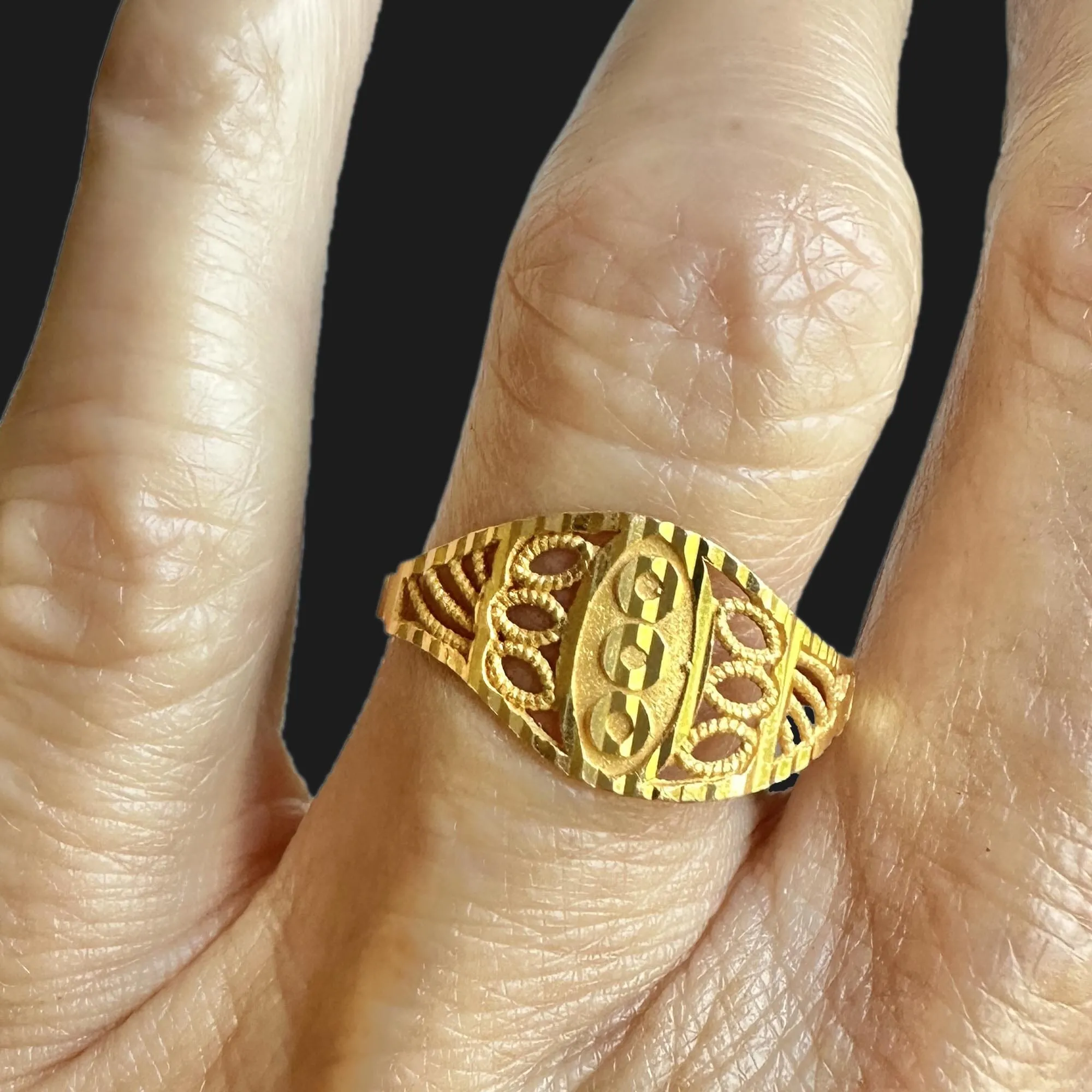 Vintage 21K Gold Diamond Cutout Textured Filigree Ring