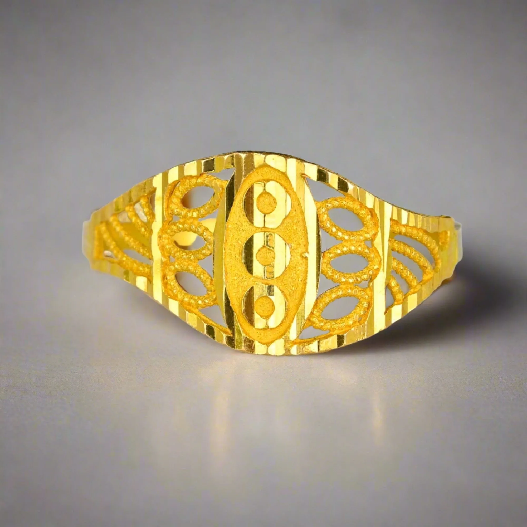 Vintage 21K Gold Diamond Cutout Textured Filigree Ring