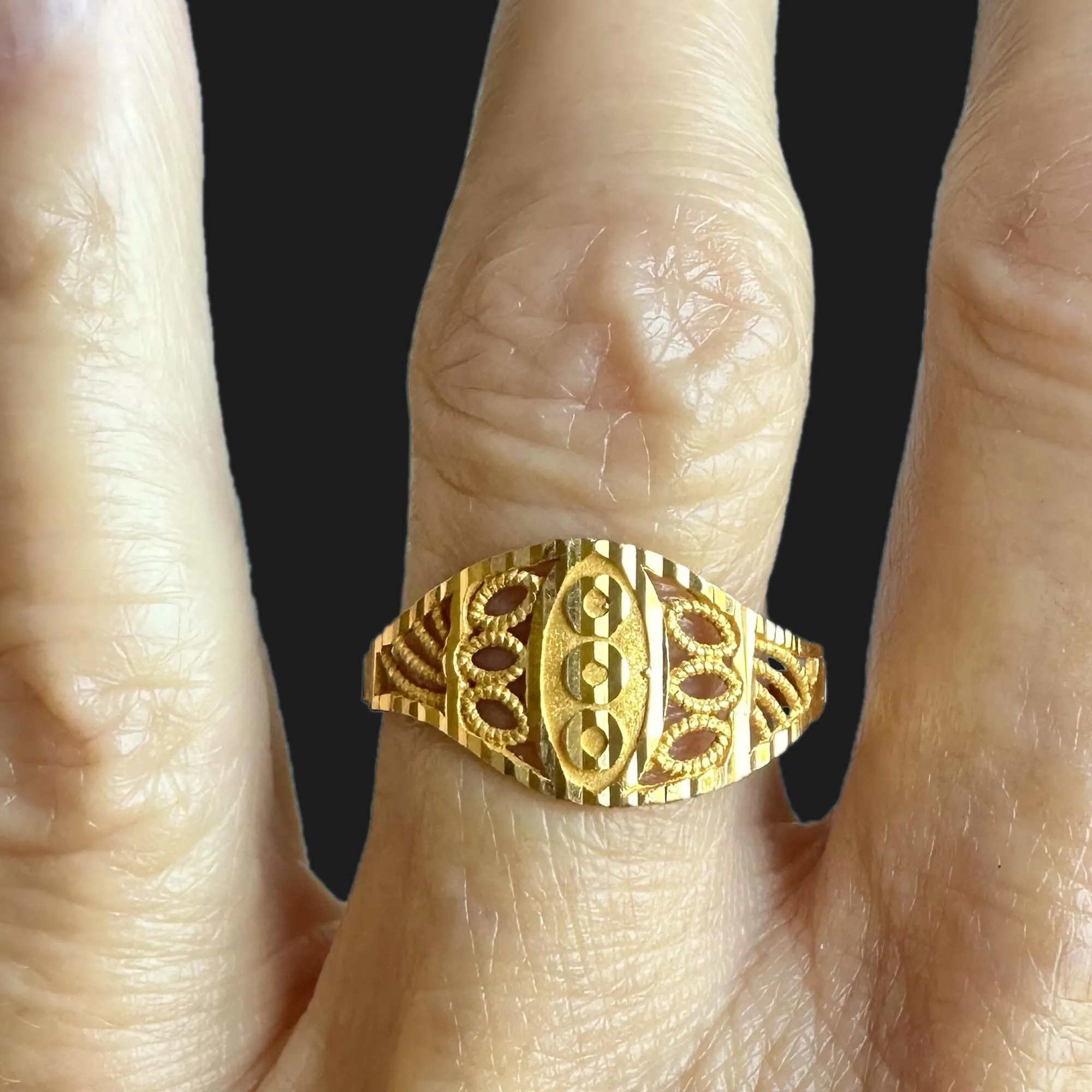 Vintage 21K Gold Diamond Cutout Textured Filigree Ring