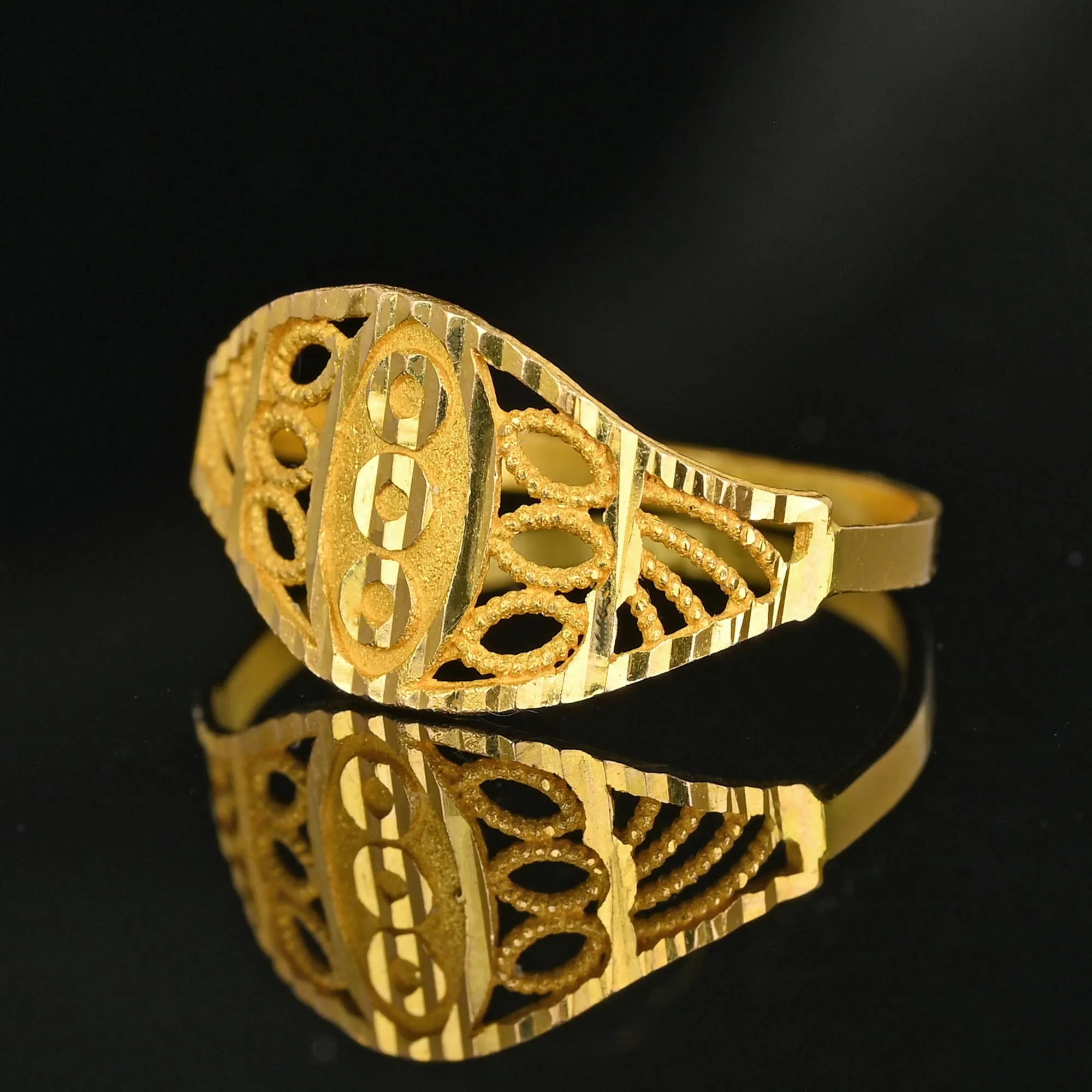 Vintage 21K Gold Diamond Cutout Textured Filigree Ring