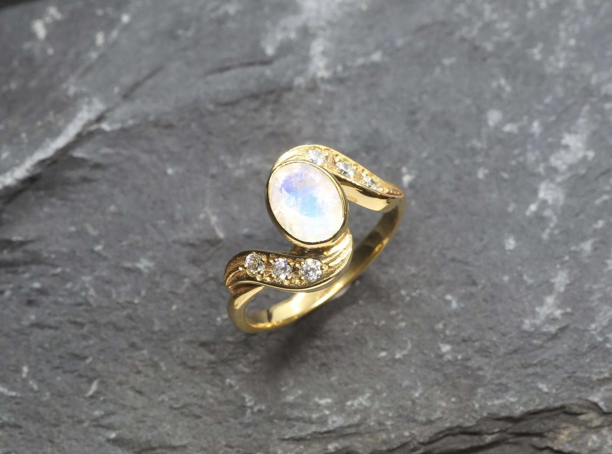 Vintage Moonstone Ring - Gold Antique Band, Natural Moonstone Ring, June Birthstone Ring