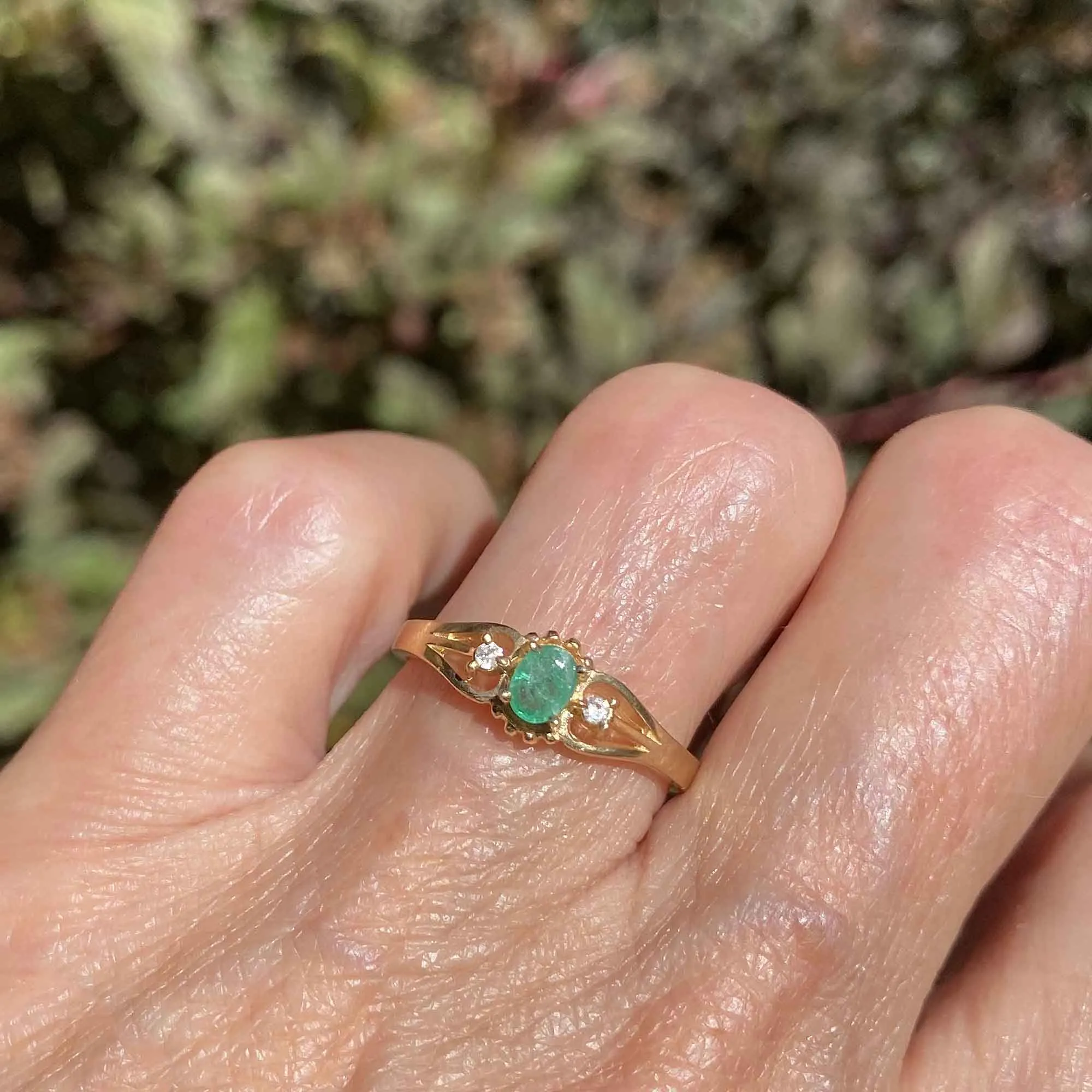 Vintage Oval Emerald Solitaire Diamond 14K Gold Ring