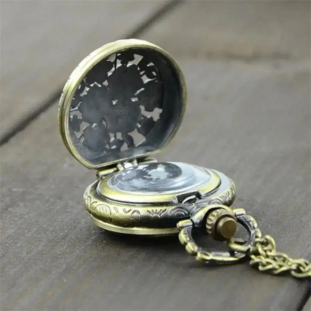 Vintage Quartz Steampunk Pocket Watch Women Man Necklace Pendant with Chain Gift Necklace Carving Chain Clock Pocket Fob Watch